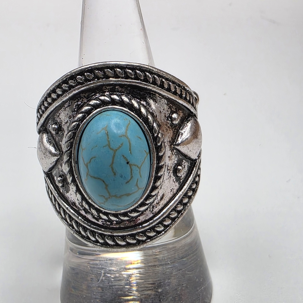 Paparazzi Silver and Blue Oval Ring (221)